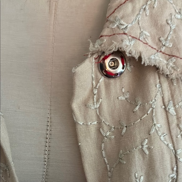 Funky cream hand made coat. - Picture 6 of 12